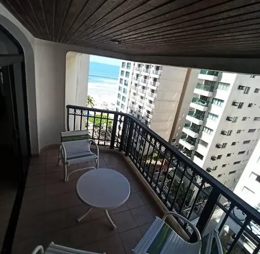 Apto 3 suítes 08 pessoas em Pitangueiras Guarujá